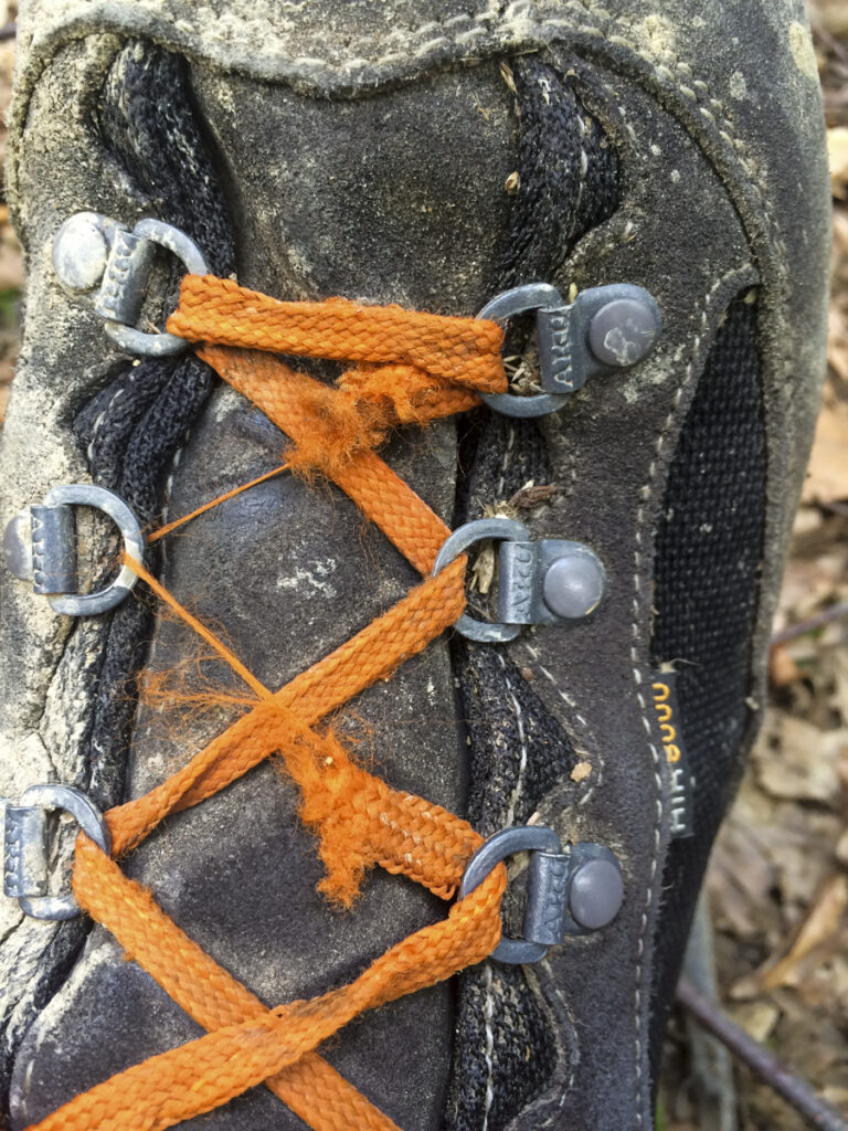 Zapasowe sznurowadło musi być w ditty bag!