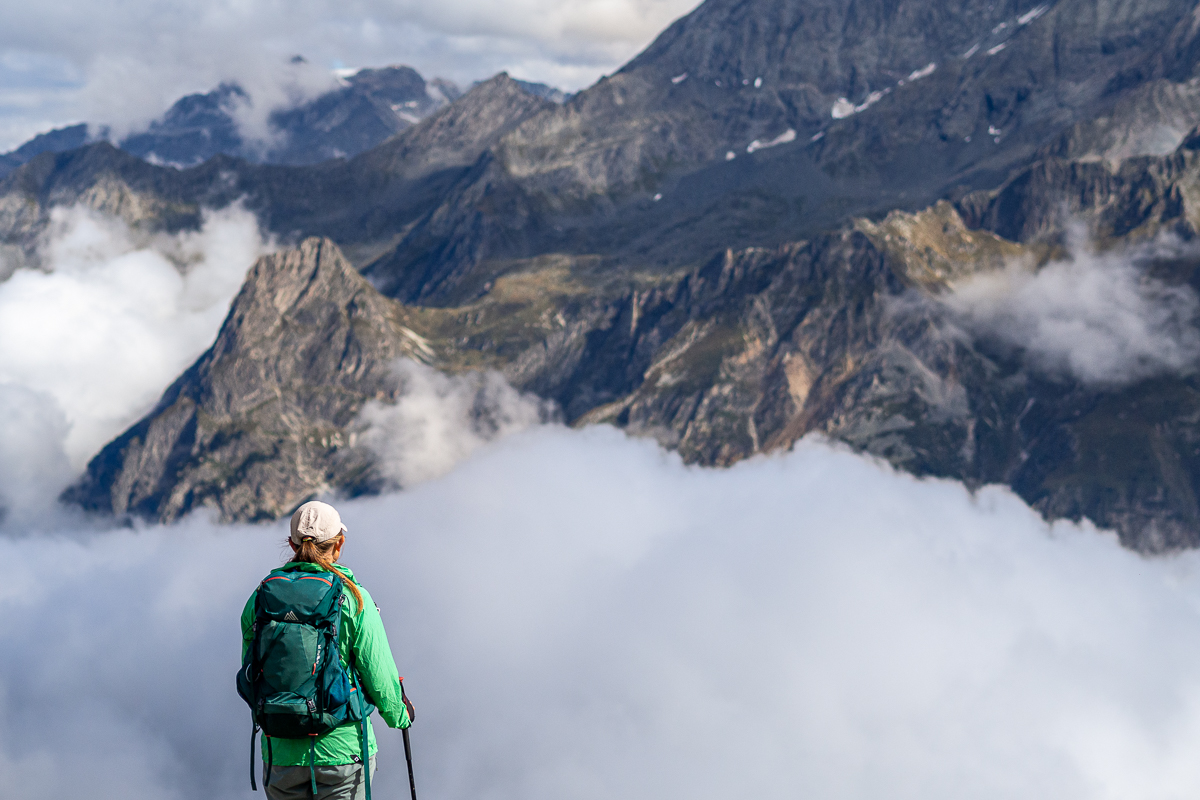 Petit Mont Blanc morze chmur